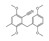 2-[(2,5-dimethoxyphenyl)methyl]-3,6-dimethoxy-4-methylbenzonitrile结构式