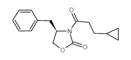 (R)-4-苄基-3-(3-环丙基丙酰基)-噁唑啉-2-酮结构式