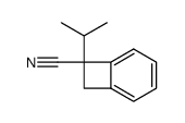 Bicyclo[4.2.0]octa-1,3,5-triene-7-carbonitrile, 7-(1-methylethyl)- (9CI)结构式