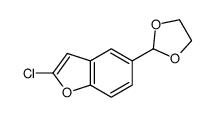 2-氯-5-(1,3-二氧杂烷-2-基)苯并呋喃结构式