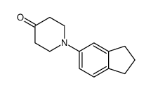 1-(2,3-dihydro-1H-inden-5-yl)piperidin-4-one结构式