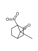 (4S)-7,7-dimethyl-4-nitrobicyclo[2.2.1]heptan-3-one结构式