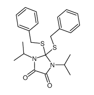 2,2-bis-benzylsulfanyl-1,3-diisopropyl-imidazolidine-4,5-dione结构式