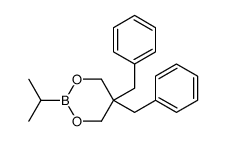 5,5-dibenzyl-2-propan-2-yl-1,3,2-dioxaborinane结构式